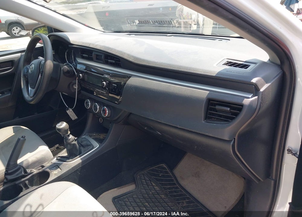 2015 TOYOTA COROLLA L VIN: 2T1BURHE8FC240431