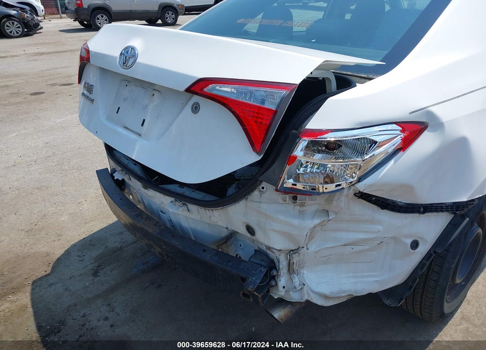 2015 TOYOTA COROLLA L VIN: 2T1BURHE8FC240431