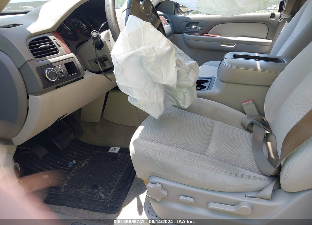 2008 CHEVROLET TAHOE LT VIN: 1GNFC13048R155197