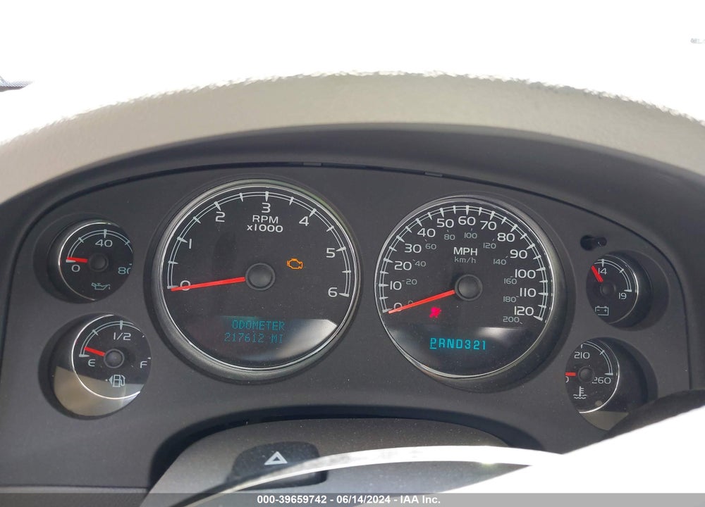 2008 CHEVROLET TAHOE LT VIN: 1GNFC13048R155197