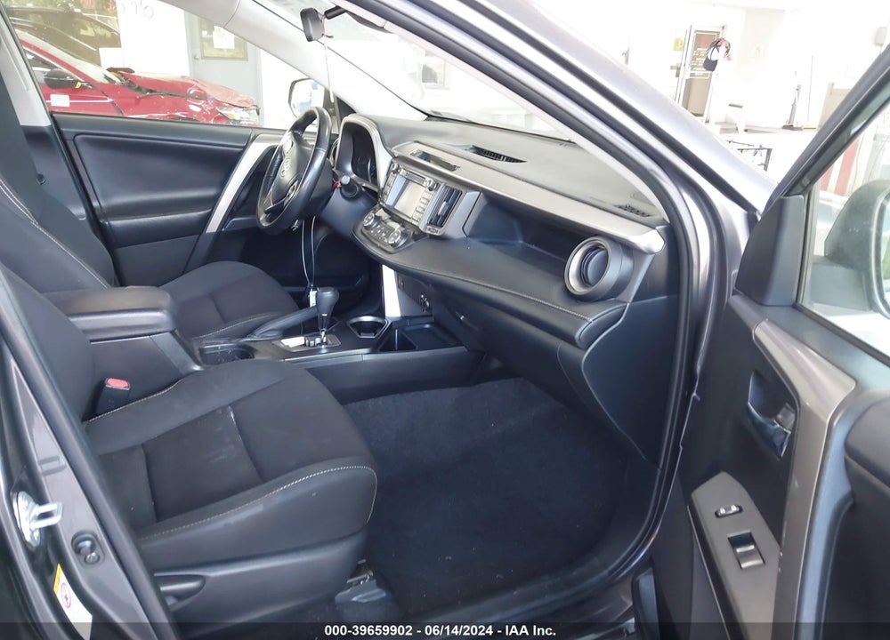 2018 TOYOTA RAV4 XLE VIN: JTMWFREV5JJ738664