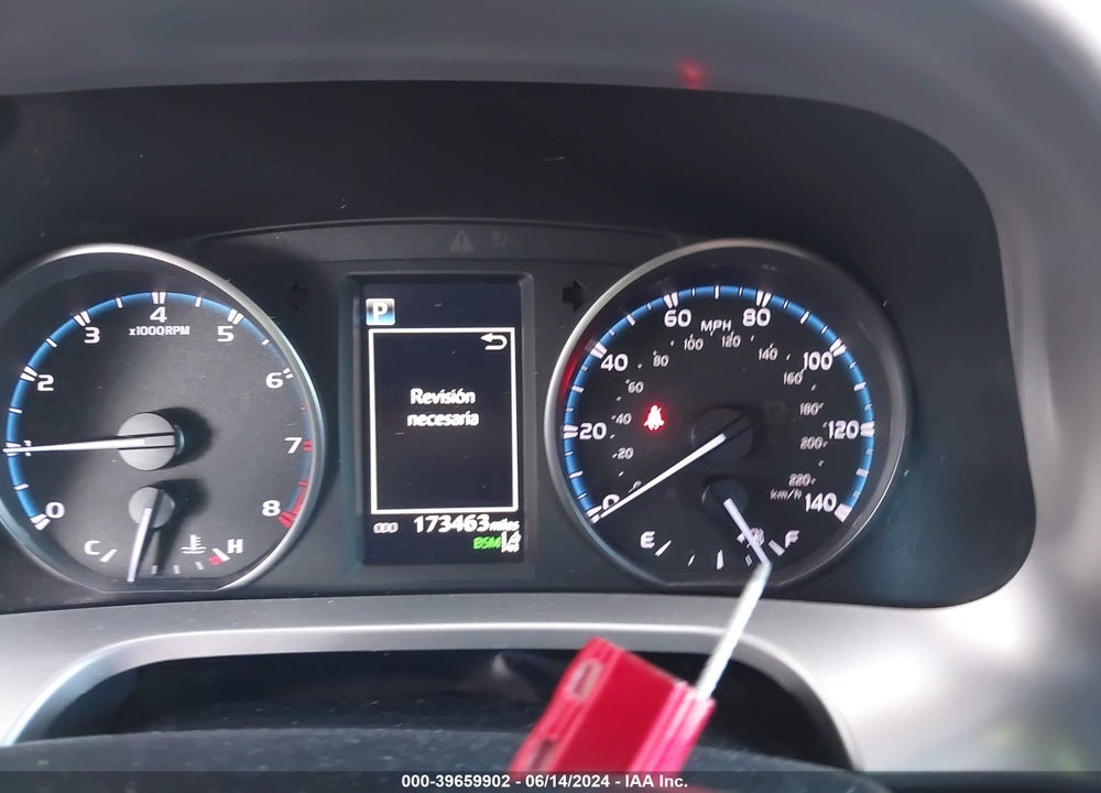 2018 TOYOTA RAV4 XLE VIN: JTMWFREV5JJ738664