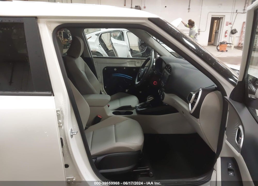 2021 KIA SOUL LX VIN: KNDJ23AU9M7763312