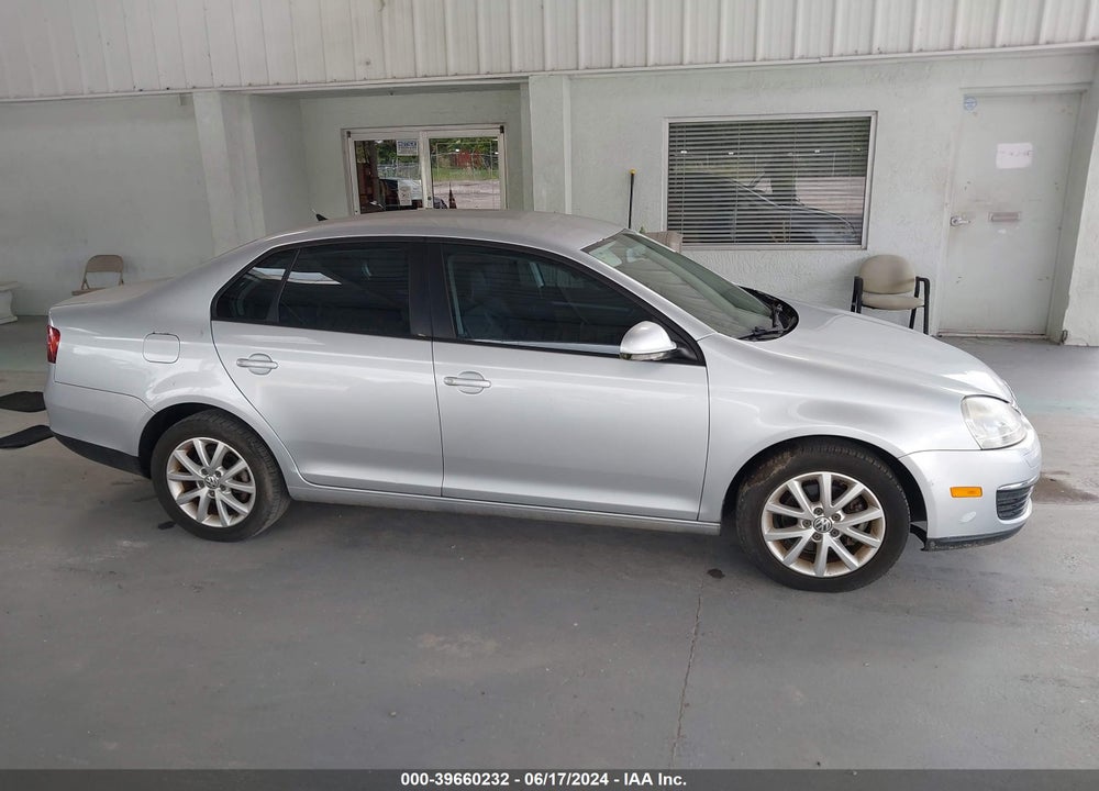 2010 VOLKSWAGEN JETTA LIMITED EDITION VIN: 3VWAX7AJ5AM143456