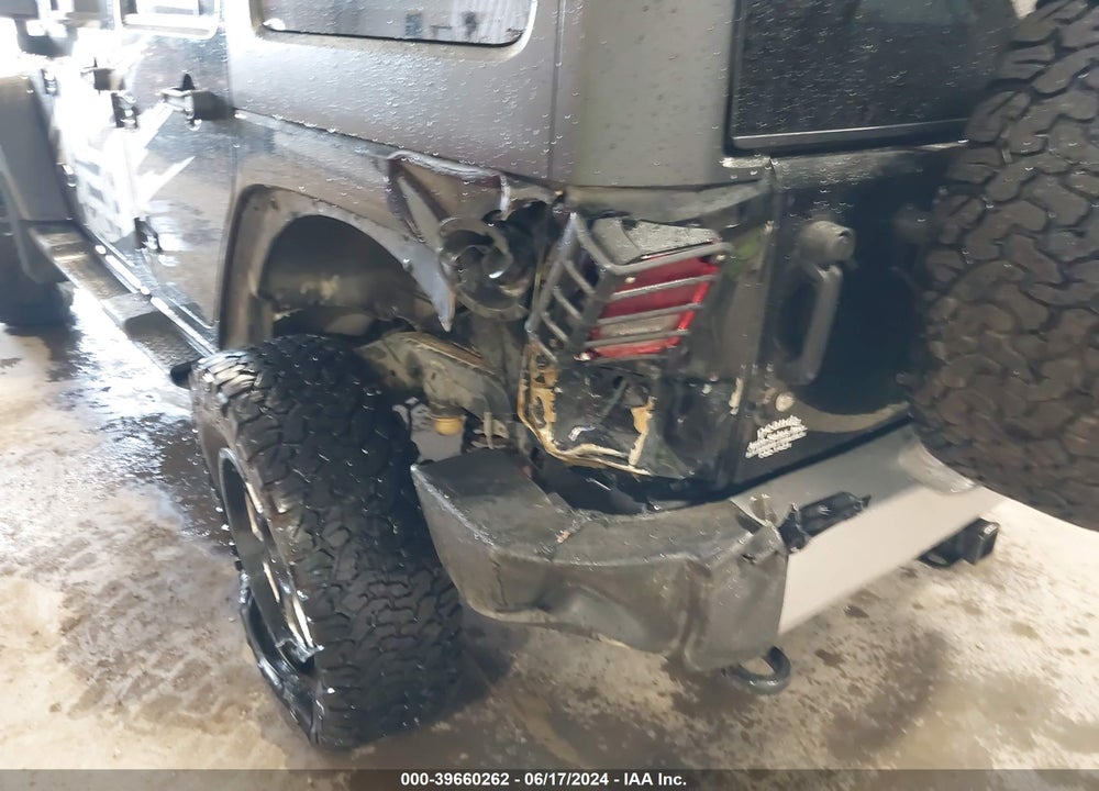 2015 JEEP WRANGLER UNLIMITED SAHARA VIN: 1C4BJWEG8FL723925