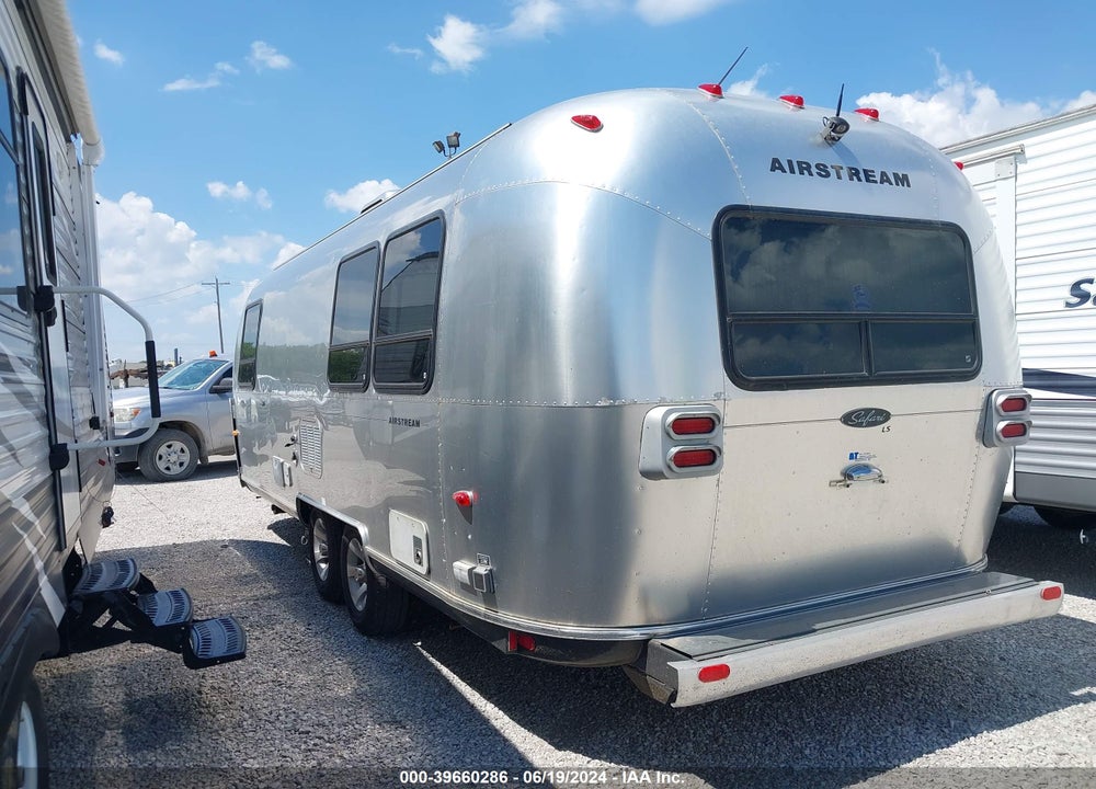 2005 AIRSTREAM TRAVEL TRAILER VIN: 1STJPYJ2X5J518327