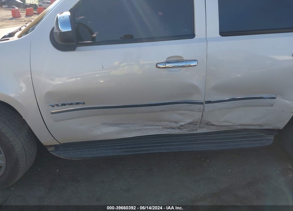 2010 GMC YUKON SLT VIN: 1GKUCCE00AR104461