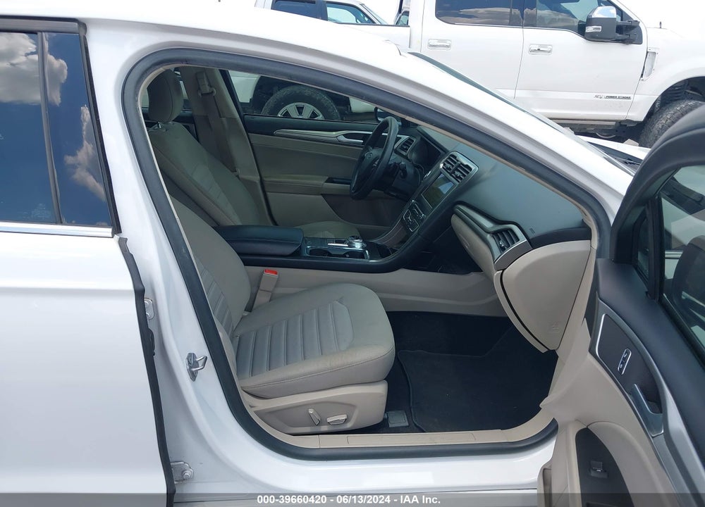 2018 FORD FUSION SE VIN: 3FA6P0HDXJR252780