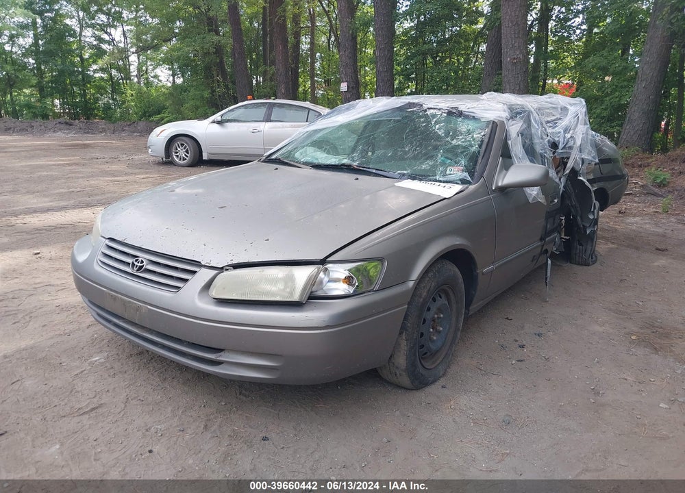 1998 TOYOTA CAMRY LE VIN: 4T1BG22K2WU268768