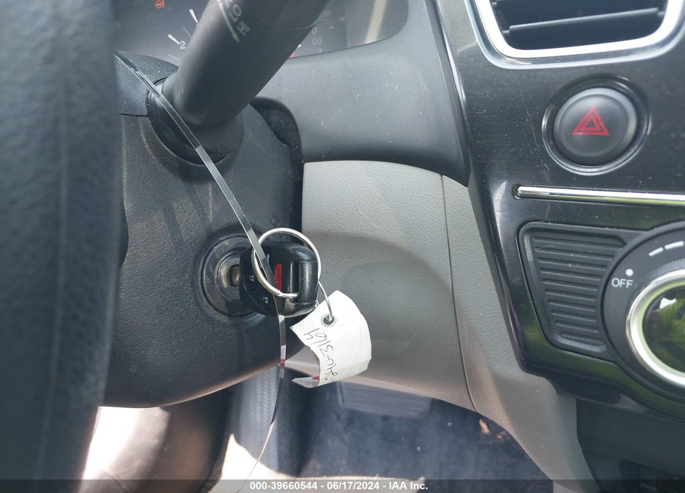 2013 HONDA CIVIC LX VIN: 19XFB2F56DE086883