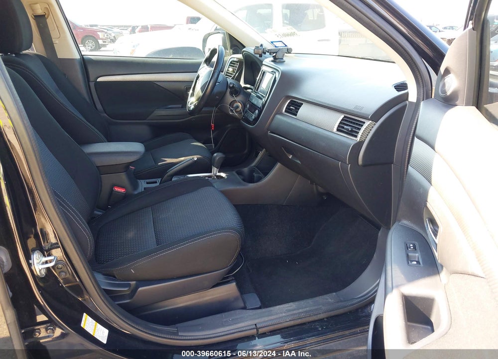 2016 MITSUBISHI OUTLANDER VIN: JA4AD2A31GZ022005