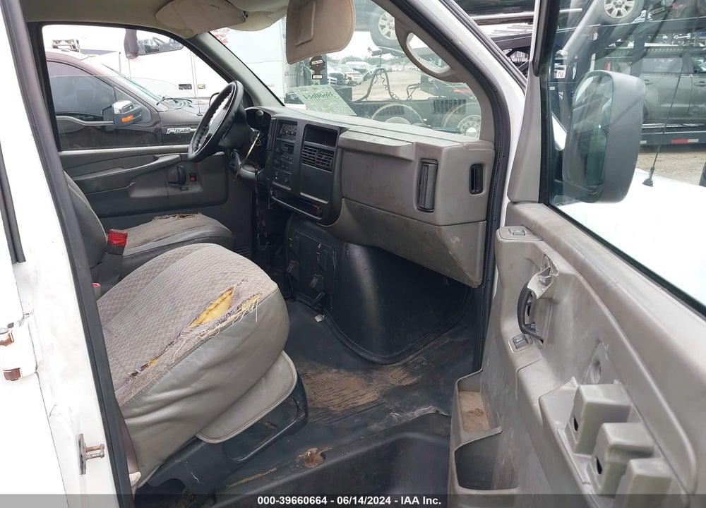 2005 CHEVROLET EXPRESS VIN: 1GAHG39UX51244626