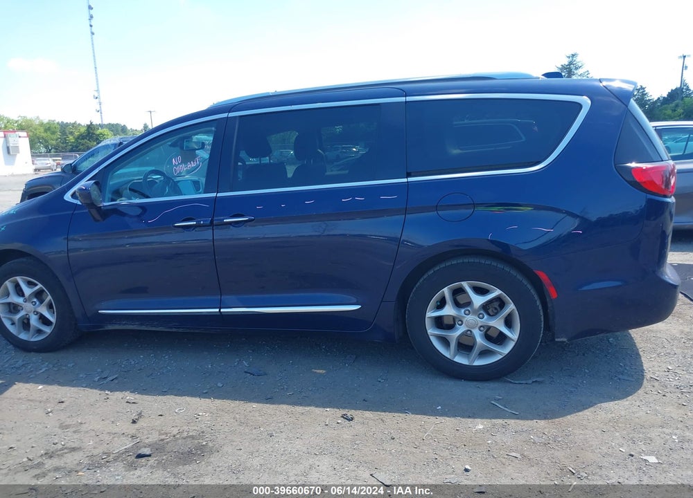 2019 CHRYSLER PACIFICA TOURING L VIN: 2C4RC1BG0KR673359
