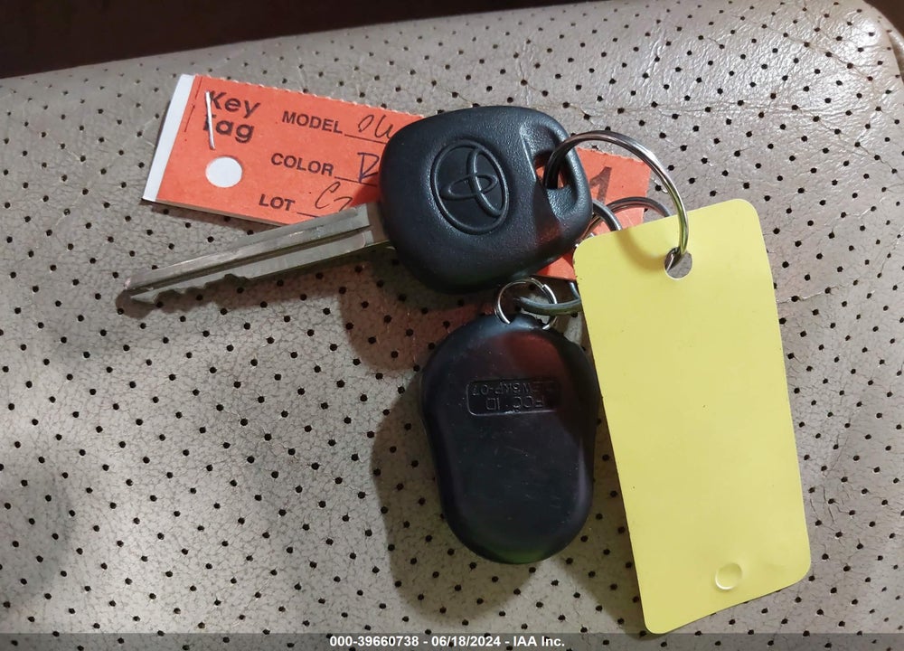 2006 TOYOTA CAMRY SOLARA SLE VIN: 4T1FA38P16U085728