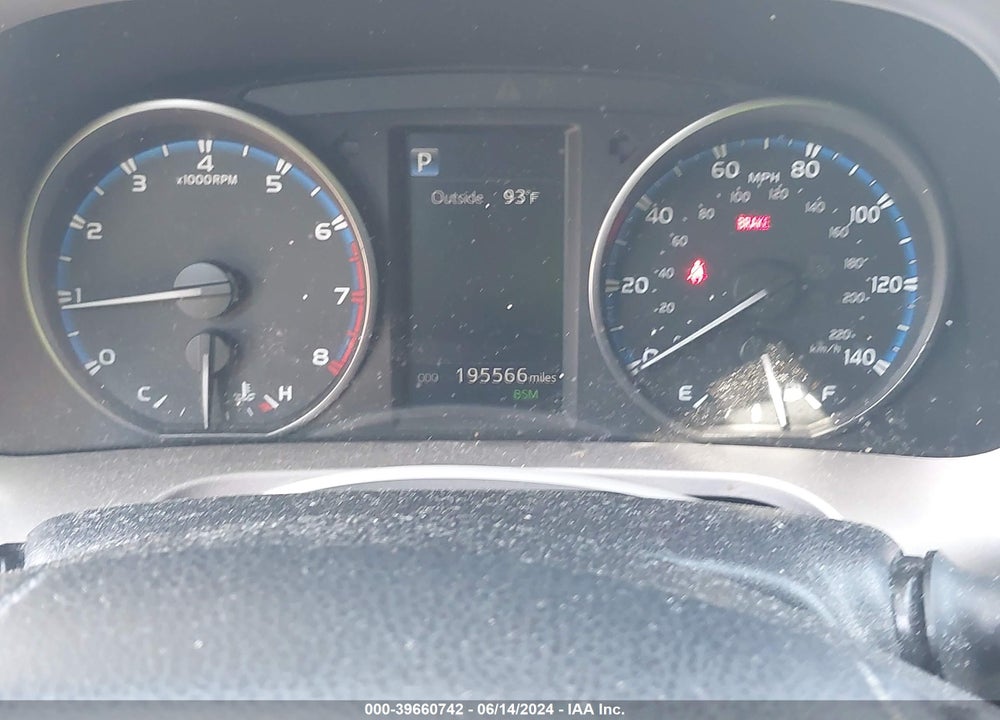 2017 TOYOTA RAV4 XLE VIN: JTMWFREV5HJ717114