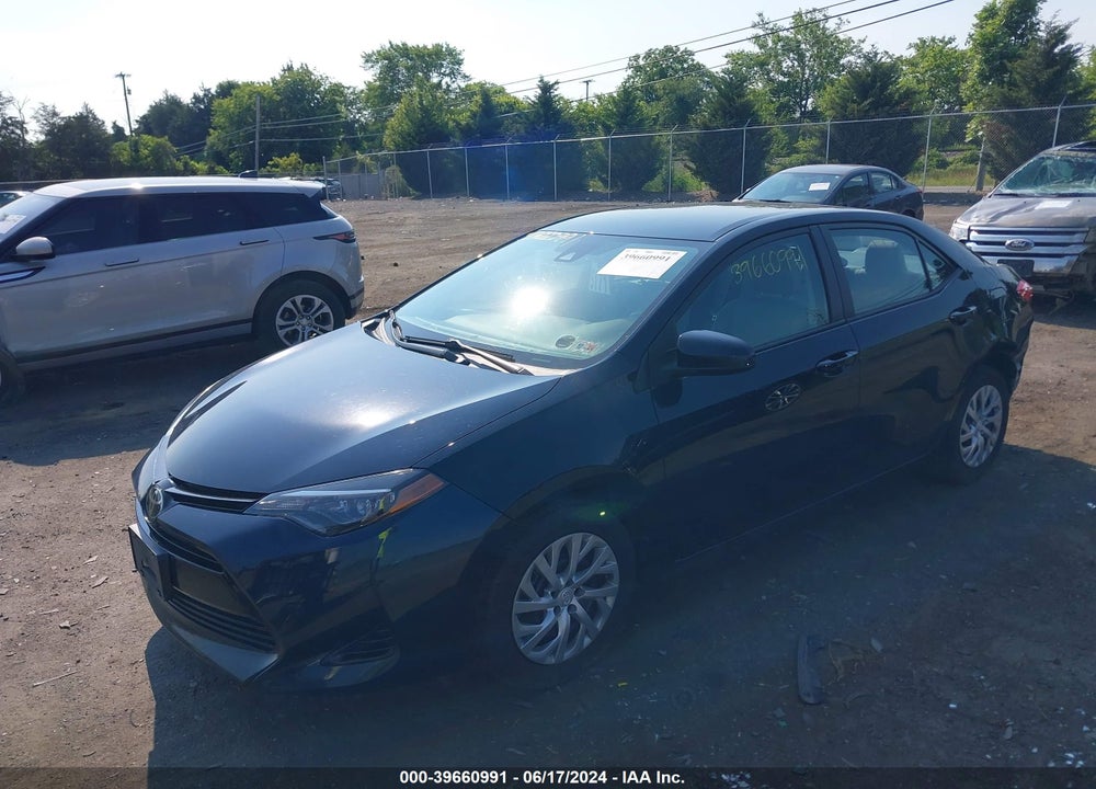 2018 TOYOTA COROLLA LE VIN: 2T1BURHE2JC091586
