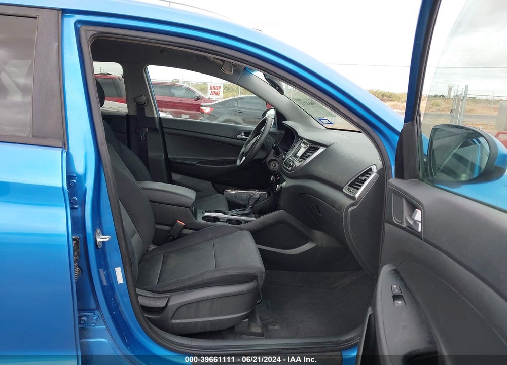 2016 HYUNDAI TUCSON SE VIN: KM8J33A46GU154564