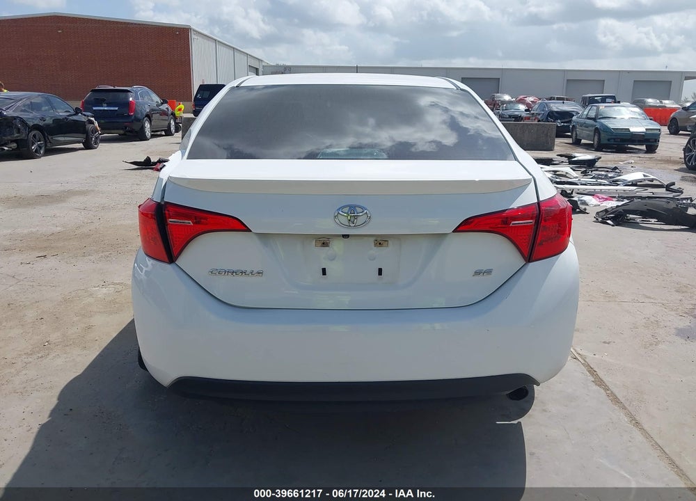 2018 TOYOTA COROLLA SE VIN: 5YFBURHE5JP769330