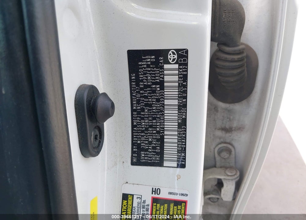 2018 TOYOTA COROLLA SE VIN: 5YFBURHE5JP769330