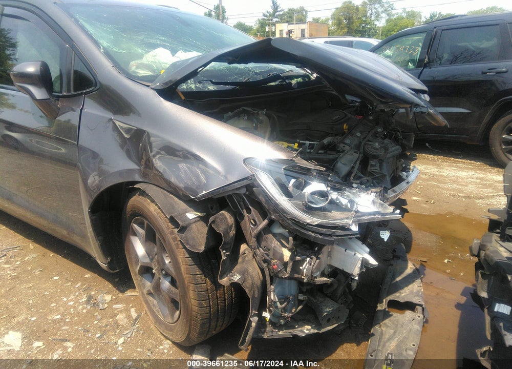 2018 CHRYSLER PACIFICA TOURING L PLUS VIN: 2C4RC1EG3JR293135