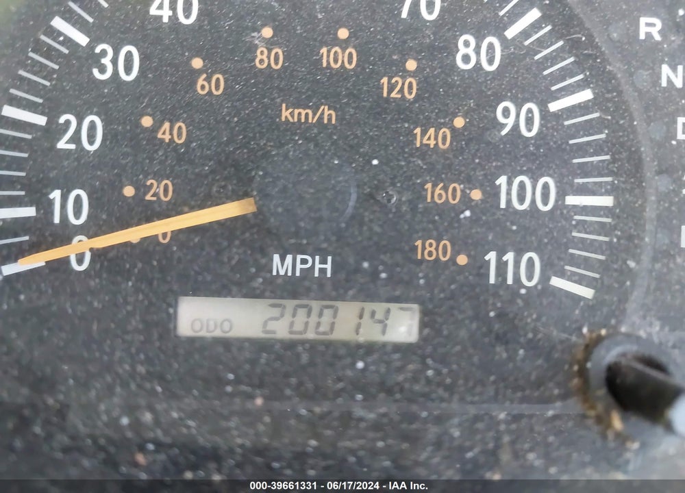 2001 TOYOTA TUNDRA SR5 V8 VIN: 5TBBT44161S161924