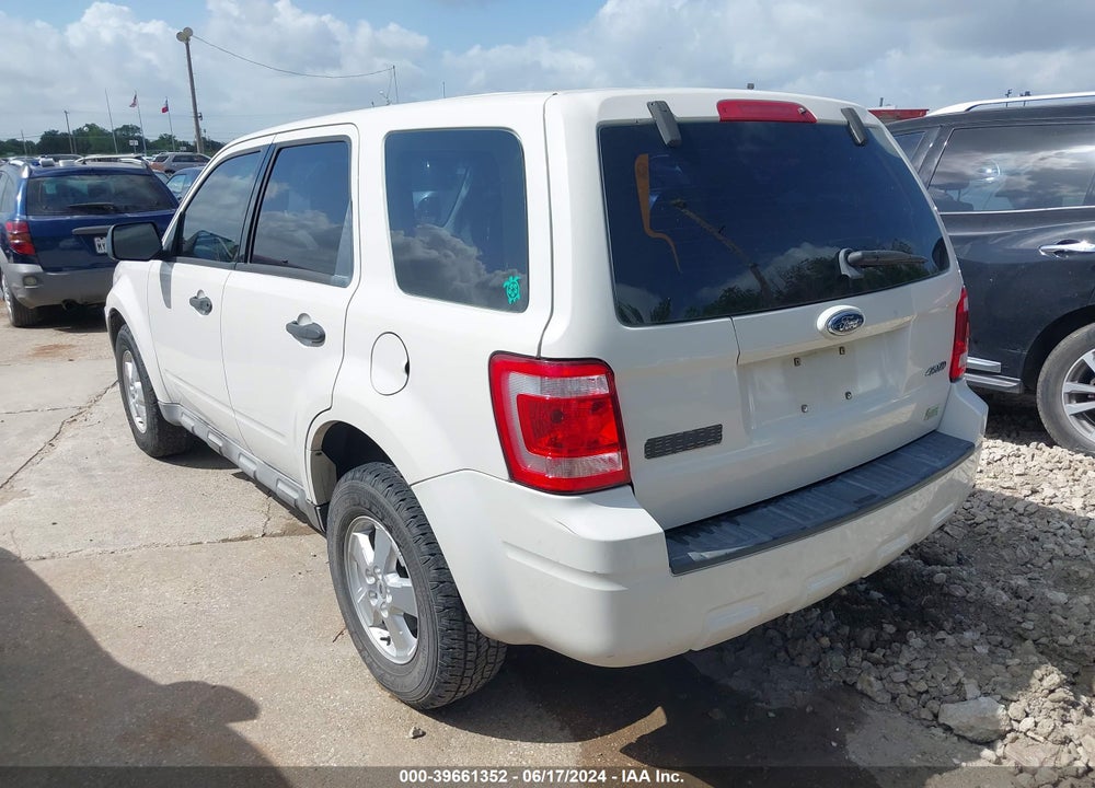 2009 FORD ESCAPE XLS VIN: 1FMCU92739KB20775