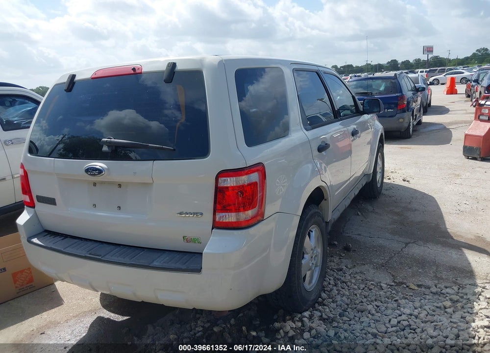 2009 FORD ESCAPE XLS VIN: 1FMCU92739KB20775