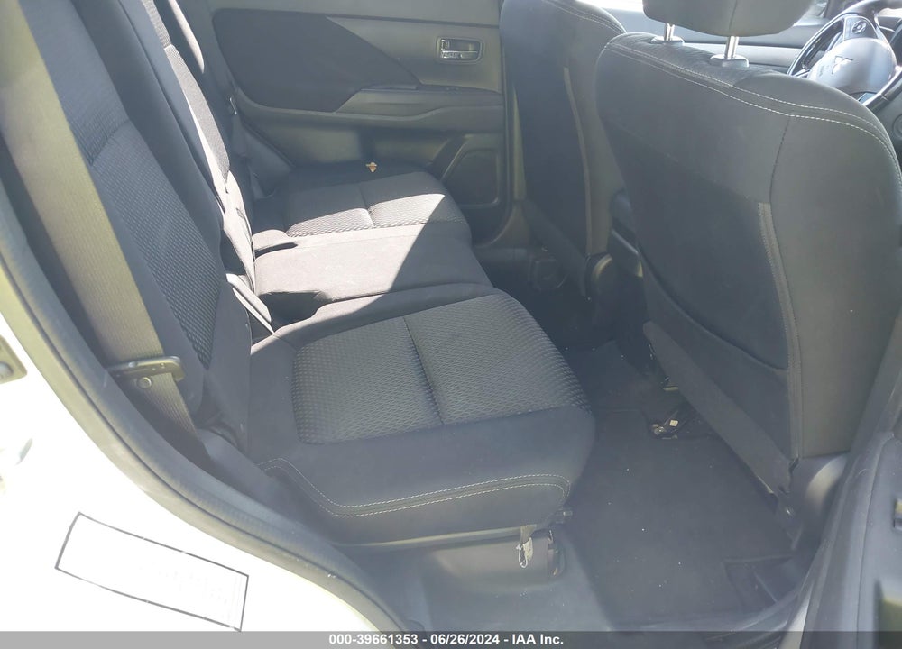 2017 MITSUBISHI OUTLANDER SE/SEL VIN: JA4AD3A33HZ031828