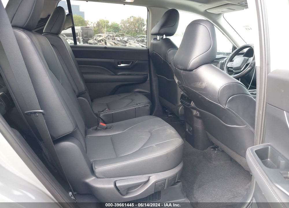 2024 TOYOTA GRAND HIGHLANDER HYBRID XLE VIN: 5TDACAB59RS017657