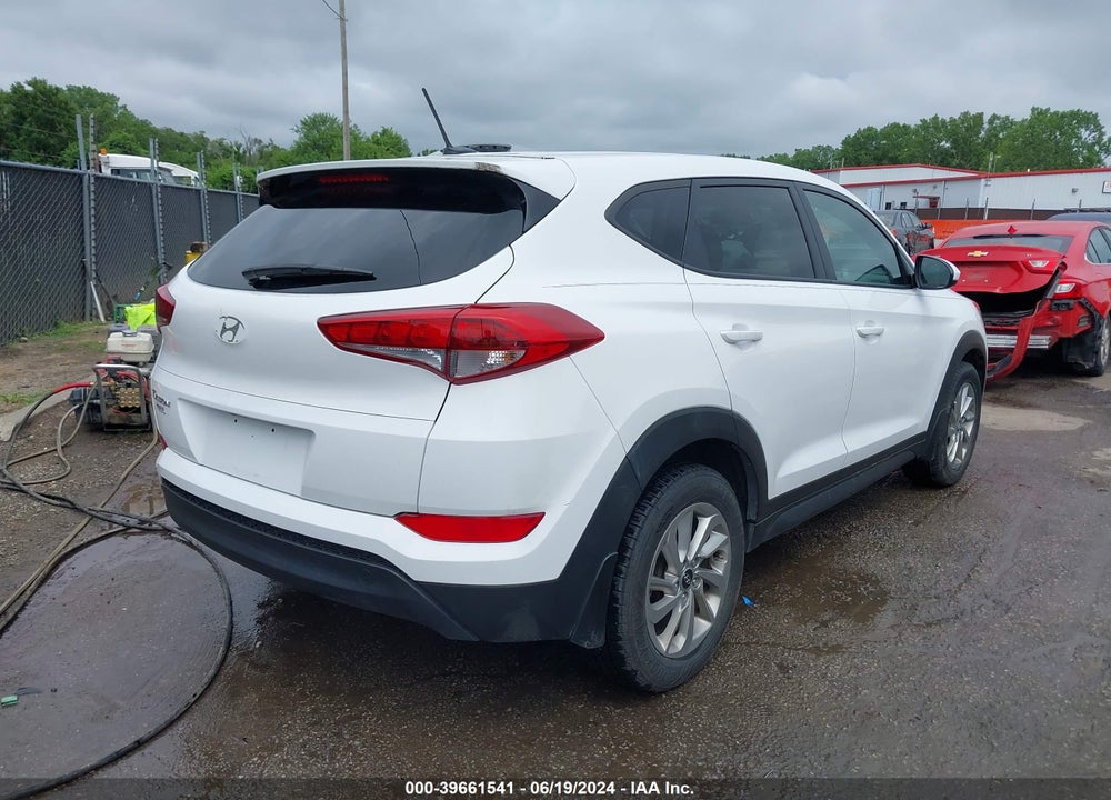 2017 HYUNDAI TUCSON SE VIN: KM8J23A40HU596633