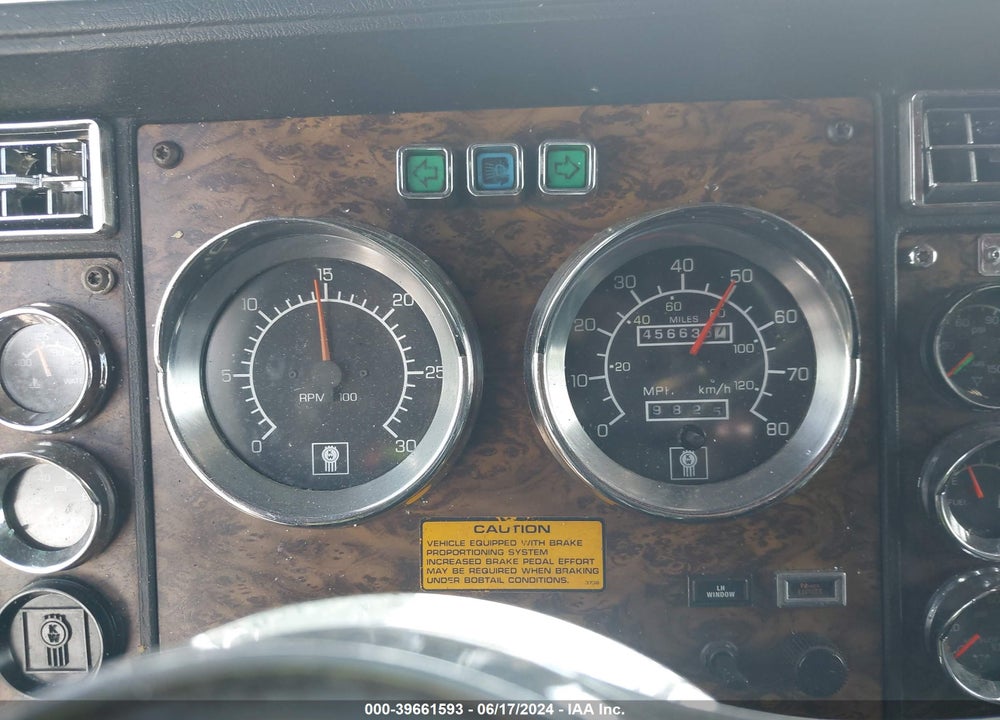 1996 KENWORTH W900 W900 VIN: 1XKWDB9X0TJ686604