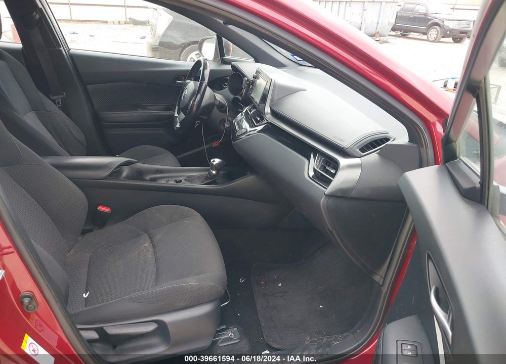 2018 TOYOTA C-HR XLE VIN: NMTKHMBX8JR027740