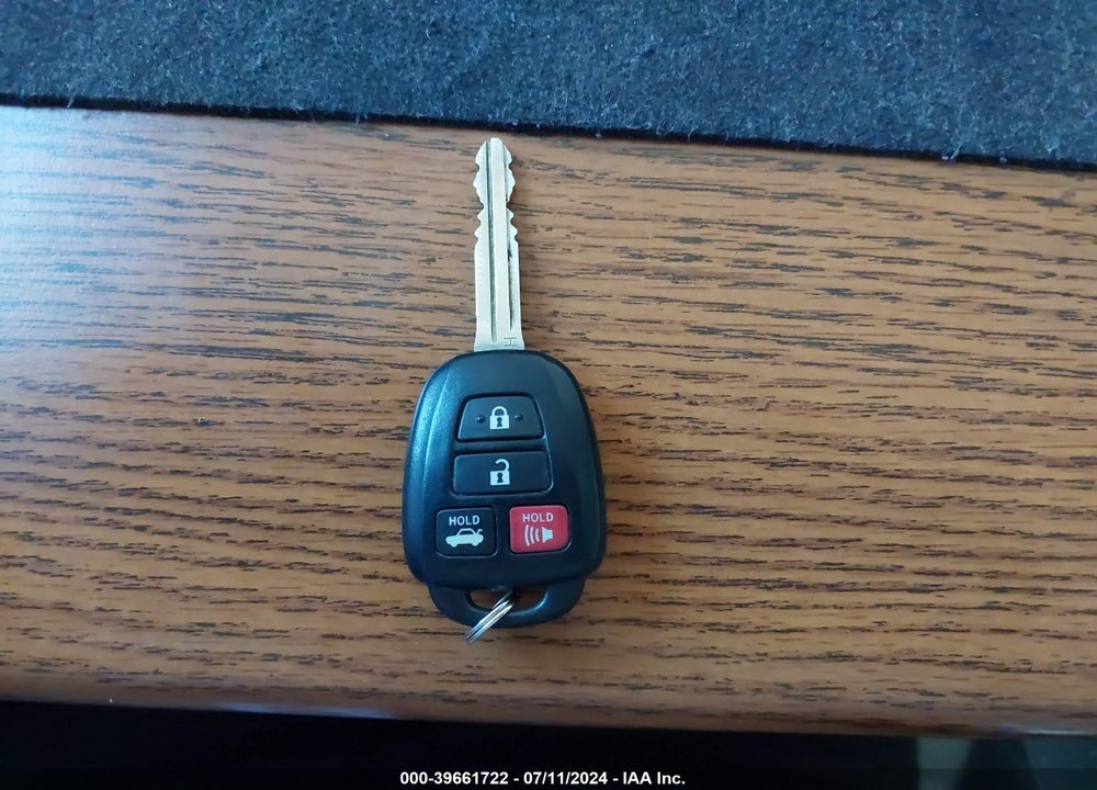 2015 TOYOTA CAMRY SE VIN: 4T1BF1FKXFU116048