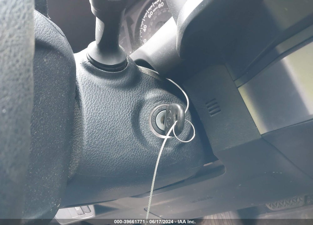 2019 TOYOTA TACOMA SR VIN: 5TFSX5EN3KX070253
