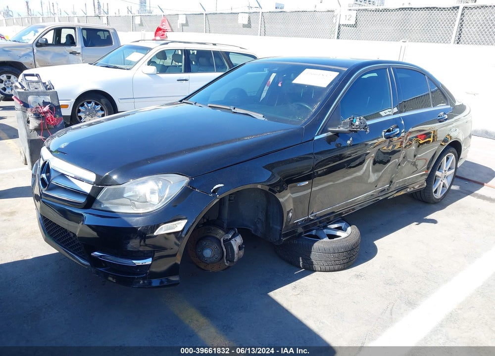 2012 MERCEDES-BENZ C 250 LUXURY/SPORT VIN: WDDGF4HB2CR239257