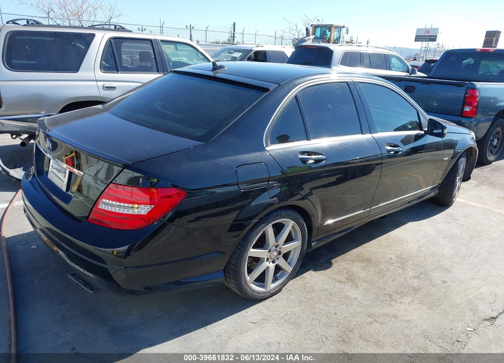 2012 MERCEDES-BENZ C 250 LUXURY/SPORT VIN: WDDGF4HB2CR239257