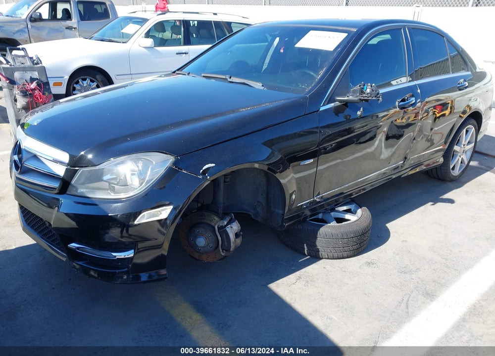 2012 MERCEDES-BENZ C 250 LUXURY/SPORT VIN: WDDGF4HB2CR239257