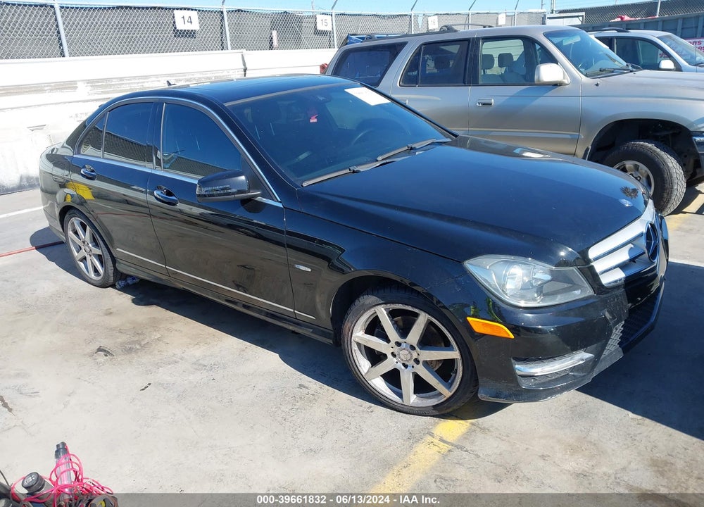 2012 MERCEDES-BENZ C 250 LUXURY/SPORT VIN: WDDGF4HB2CR239257