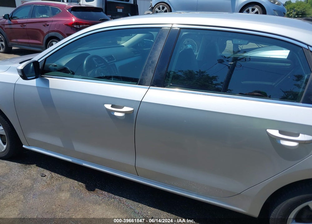 2013 VOLKSWAGEN PASSAT 2.5L SE VIN: 1VWBP7A38DC057084