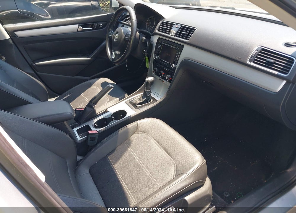 2013 VOLKSWAGEN PASSAT 2.5L SE VIN: 1VWBP7A38DC057084