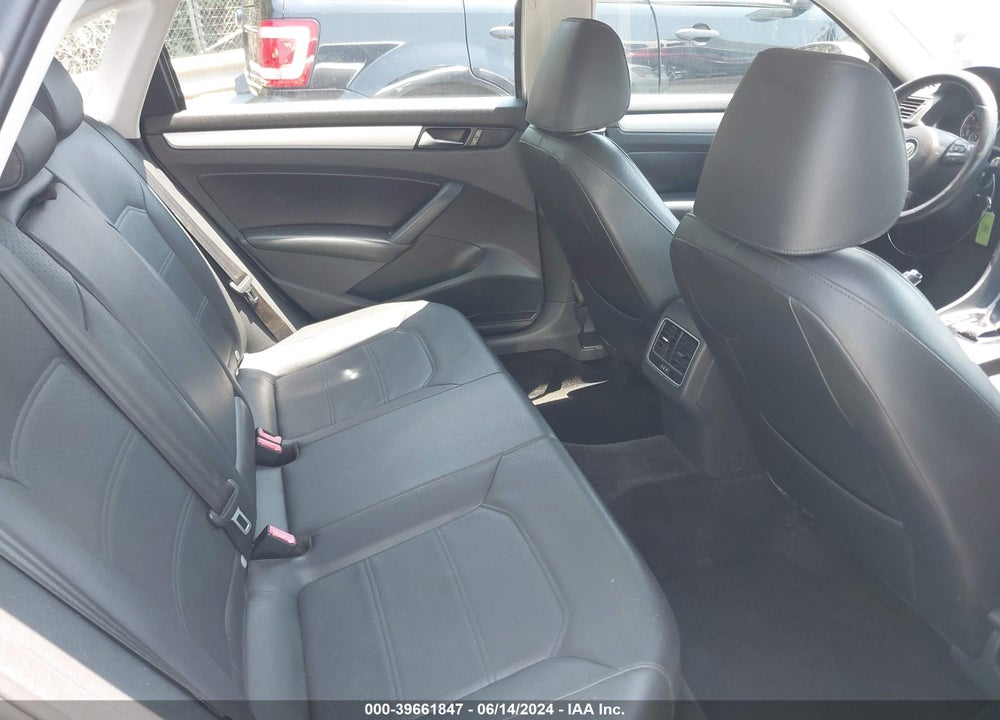 2013 VOLKSWAGEN PASSAT 2.5L SE VIN: 1VWBP7A38DC057084