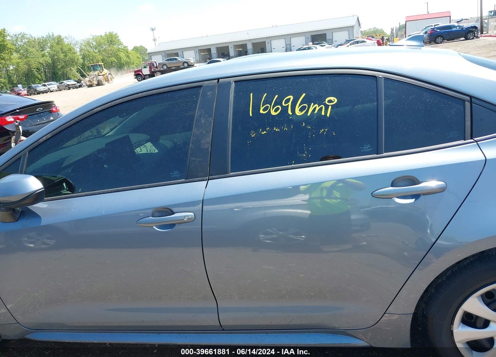 2022 TOYOTA COROLLA LE VIN: 5YFEPMAE6NP290132