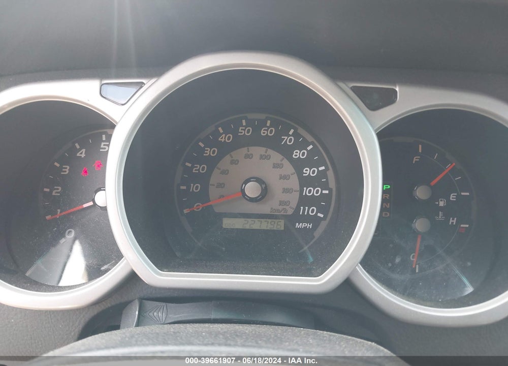 2004 TOYOTA 4RUNNER SR5 SPORT V6 VIN: JTEBU14R548016550