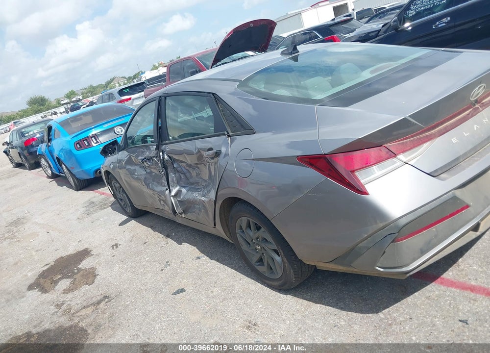 2024 HYUNDAI ELANTRA SEL VIN: KMHLM4DG9RU676898