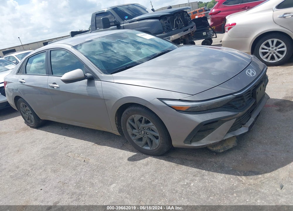 2024 HYUNDAI ELANTRA SEL VIN: KMHLM4DG9RU676898