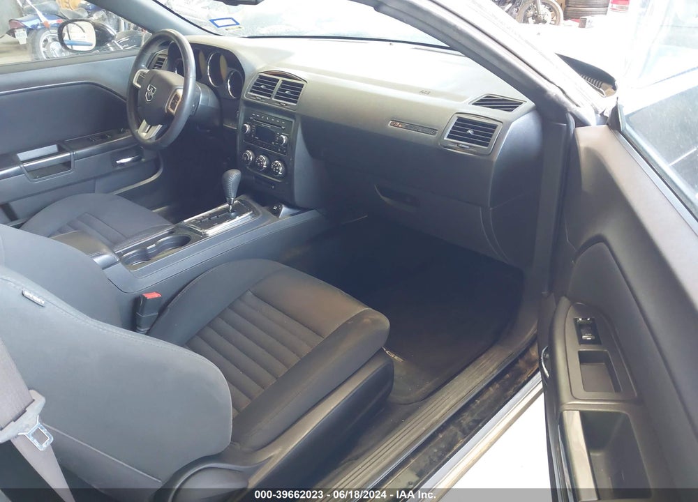 2014 DODGE CHALLENGER SXT VIN: 2C3CDYAGXEH111304