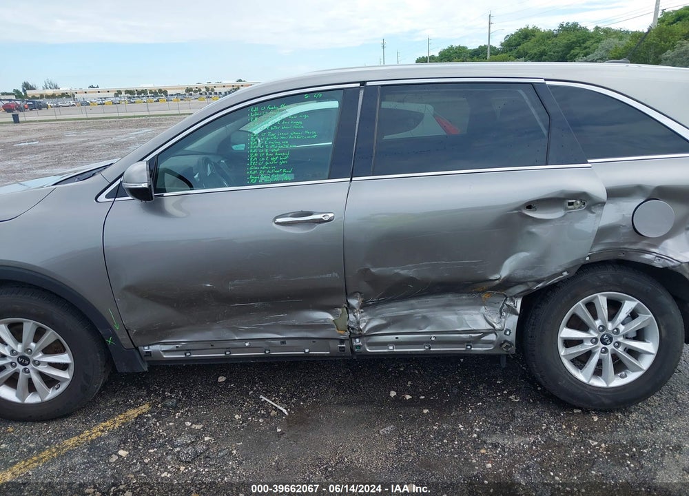 2019 KIA SORENTO 2.4L LX VIN: 5XYPG4A33KG545651