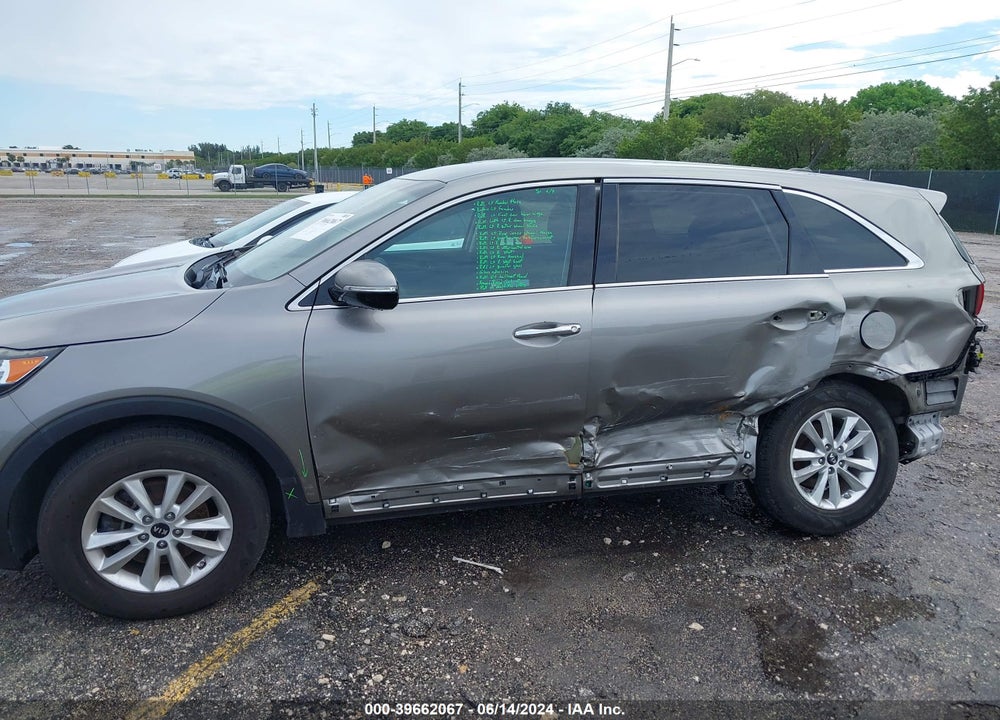 2019 KIA SORENTO 2.4L LX VIN: 5XYPG4A33KG545651