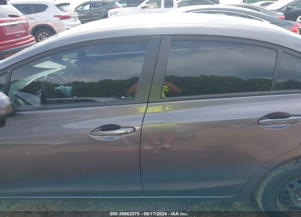 2015 HONDA CIVIC LX VIN: 19XFB2F52FE043032