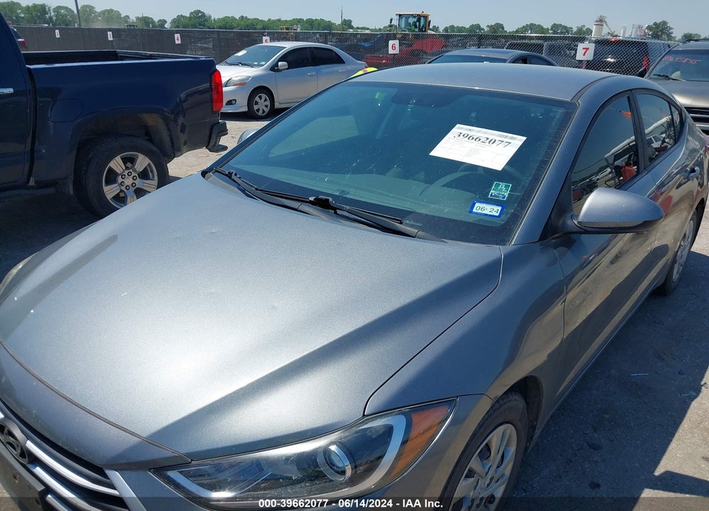 2018 HYUNDAI ELANTRA SE VIN: KMHD74LF2JU648627